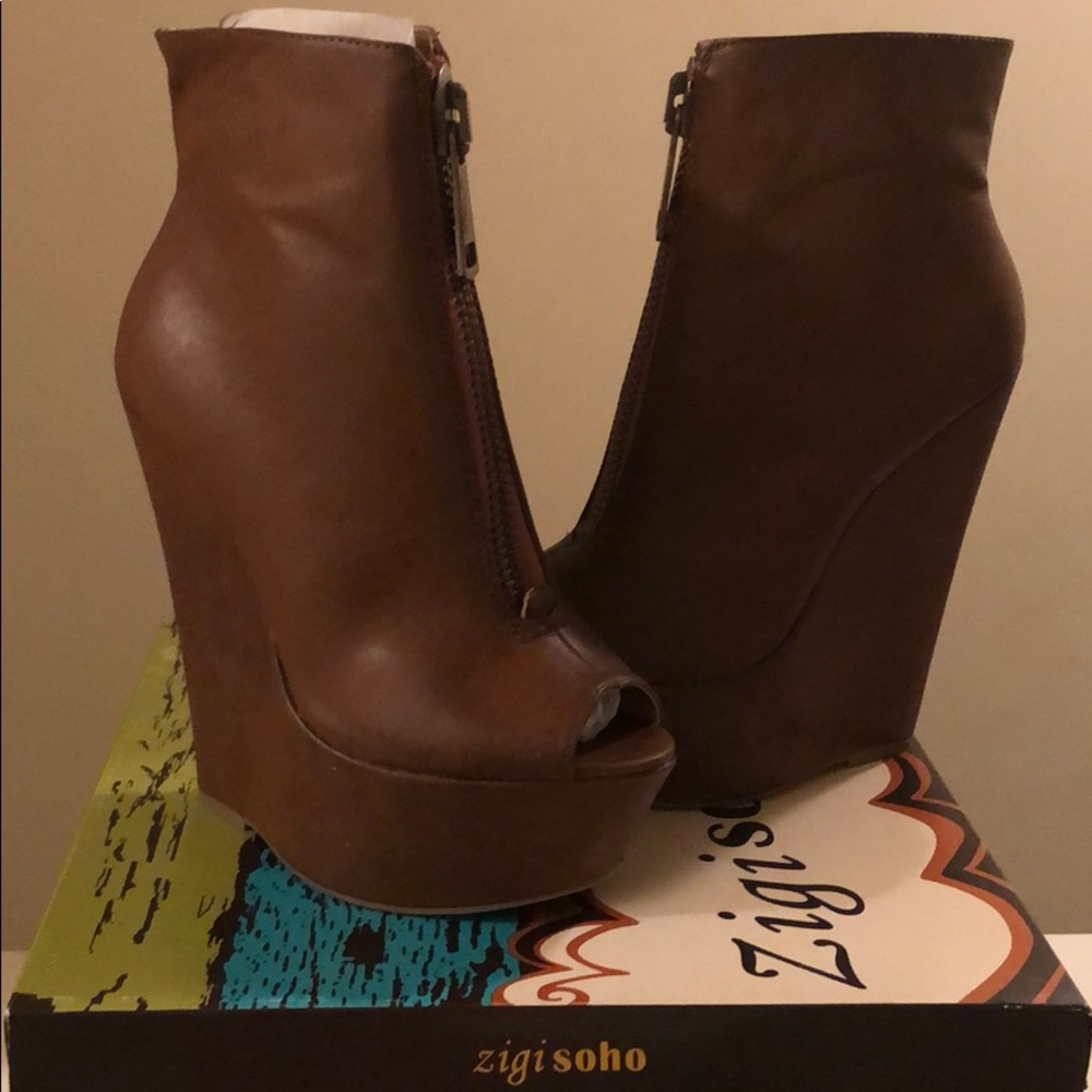 Tan front zip wedge peep toe bootie